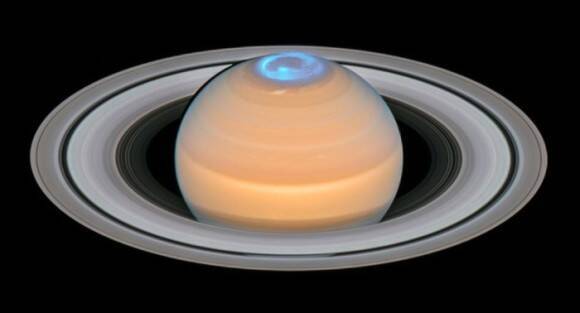 サウロンの目かな 新たに公開された土星のオーロラ写真 ハッブル宇宙望遠鏡 18年9月6日 エキサイトニュース