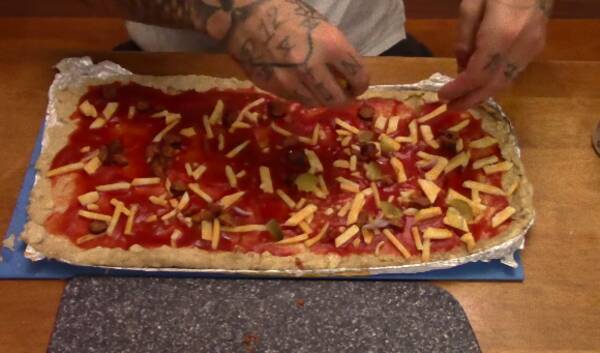 ピザ愛が止まらないから 元囚人が伝授 刑務所で入手できる材料と道具で作る 刑務所ピザ アメリカ 18年9月23日 エキサイトニュース