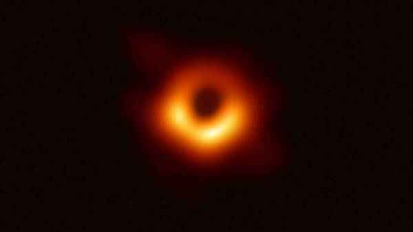 天体物理学の新時代の幕開け！ブラックホールの撮影に初めて成功