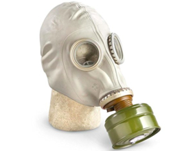 アメリカの通販サイト「Amazon」で、冷戦時代のソ連（現ロシア）のガスマスクが販売されている件