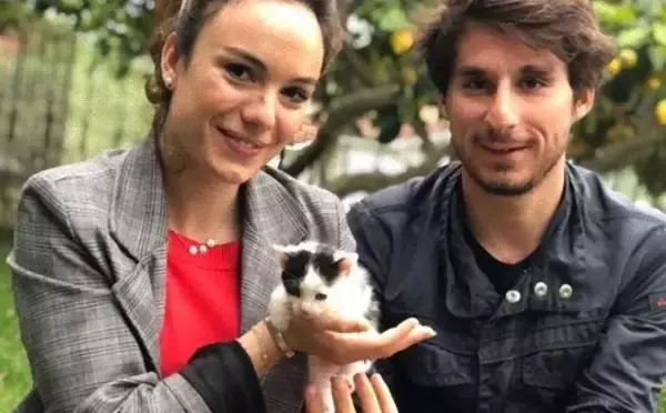 自転車選手がトレーニング中に出会った子猫はか細い声で助けを求めていた。子猫を乗せて病院まで高速漕ぎ