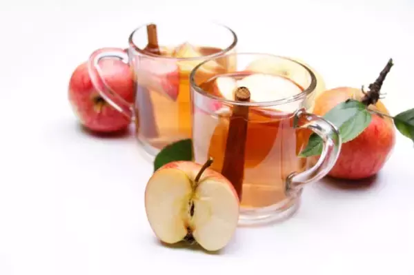 リンゴとお茶など、フラボノイドが豊富な食品がガンや心臓病のリスクを減らすという研究結果（オーストラリア研究）