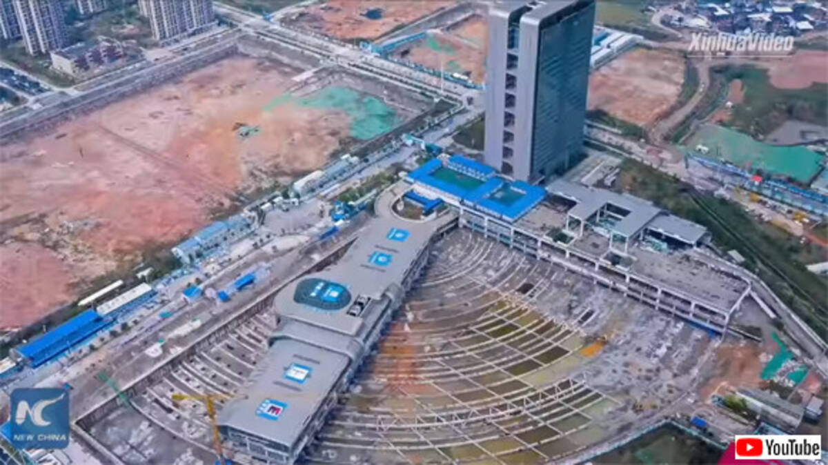 巨大バスターミナルがぐわんと90度回転 世界ギネス記録を更新した移動ターミナル 中国 19年9月13日 エキサイトニュース