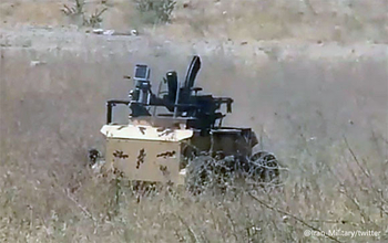 なお、この車両は自動的に爆発します。イラン軍が自爆装置を搭載した無人ロボット兵器を公開