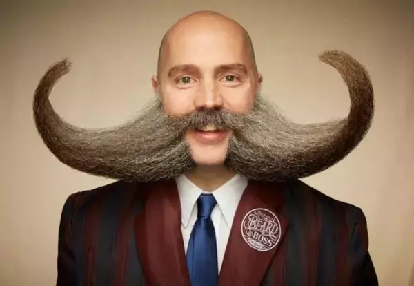 もはや”くちばし”レベル。立体造形がすぎるアメリカのヒゲ選手権の出場者たち