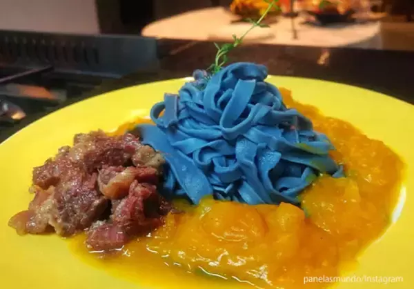 パンやパスタ、デザートまで！ブラジルで青色の食べ物が大流行、その理由はある果物にあった。