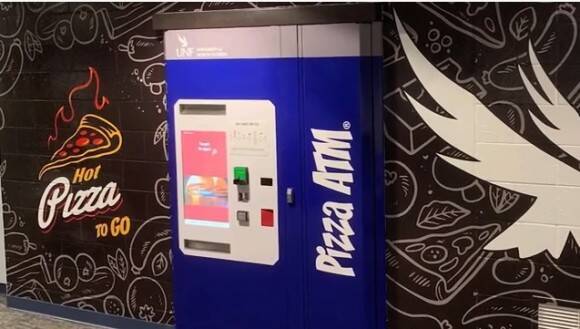 アメリカ人のピザ愛が止まらない。大学構内にピザATM(自動販売機)が設置される