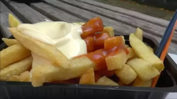 フライドポテトを夕食として32年間食べ続けている男性（ベルギー）