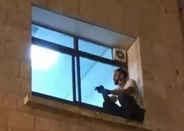 コロナ感染で入院し隔離された母親が亡くなる日まで、病院の壁を上り窓の外から見守り続けた息子（パレスチナ）