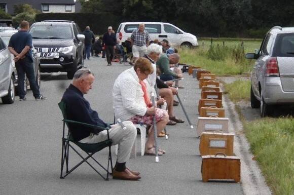 それスポーツじゃなくない？木箱に入った鳥の鳴き声を数えるオランダの“伝統的スポーツ”が物議を醸している件