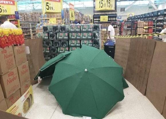 従業員が店内で突然倒れ死亡するも 傘で遺体を隠し営業を続けたスーパー ブラジル 年8月25日 エキサイトニュース
