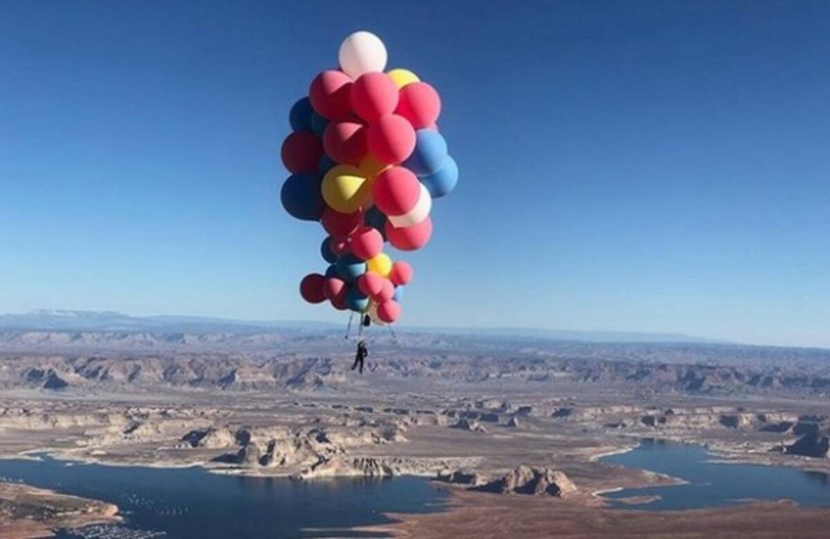 21世紀の風船おじさん 奇術師デビット ブレインが風船で上空7600メートル飛行にチャレンジ アメリカ 年9月6日 エキサイトニュース