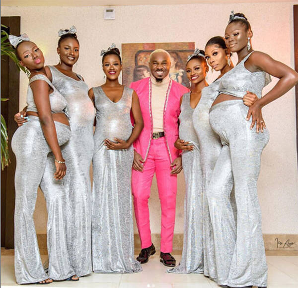 一夫多妻制のリアル 全員妊娠中の6人のガールフレンドを引き連れ結婚式に出席した男性 ナイジェリア 年11月29日 エキサイトニュース