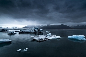 融解した南極の氷山が連鎖反応を引き起こし、地球を氷河期に突入させると科学者（英研究）