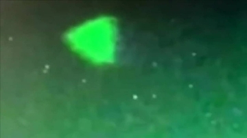米海軍が撮影し、国防総省が本物の映像であると認めたピラミッド型のUFO。その正体をUFO研究家が明かす