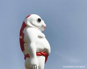 気になりすぎる存在、「鯉人（コイマン）」のカプセルトイが販売中