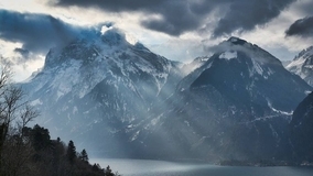 スイスの湖の底で3000年前に水没した失われた集落が発見される