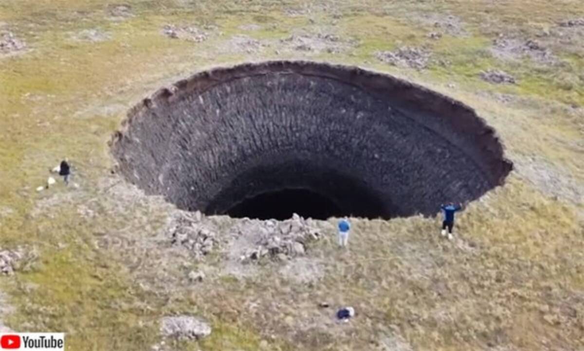 永久凍土に多数出現するシベリアの巨大穴の謎 気候変動の影響 21年9月30日 エキサイトニュース 3 3