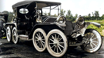 約100年前、アメリカには伝説の8輪自動車「オクトオート」があった