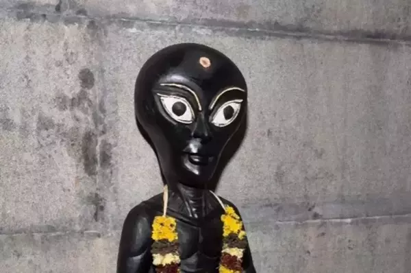 インドに登場したエイリアンを祀る寺院