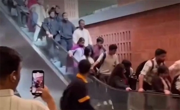エスカレーターが急加速！利用者がパニックに陥る（バングラデシュ）