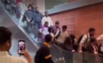 エスカレーターが急加速！利用者がパニックに陥る（バングラデシュ）