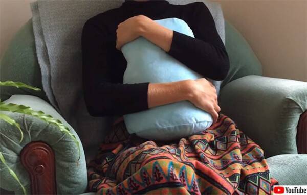 やすらぎの呼吸 壱ノ型 抱きしめると不安が和らぐ 呼吸をするクッションが誕生 22年3月15日 エキサイトニュース やすらぎの呼吸 壱ノ型 抱きしめると不安が和らぐ 呼吸をするクッションが誕生 22年3月15日 エキサイトニュース