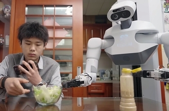 家事ロボットがついに自宅へ！車輪型ヒューマノイドが量産化
