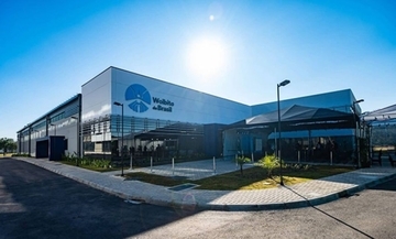 世界最大の蚊の生産工場がブラジルにオープン、デング熱の撲滅に挑む