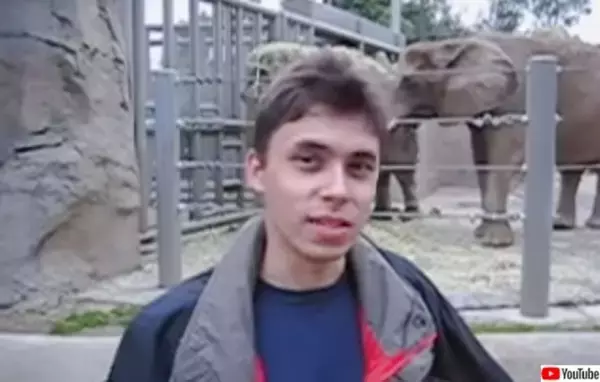 Youtubeで最初に投稿された動画がイギリスの博物館で展示中