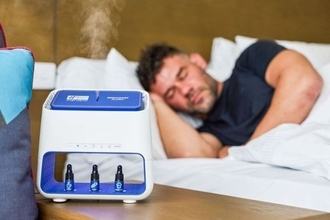 朝食の香りが漂う目覚まし時計で心地よい目覚めを提供するホテルの新サービス