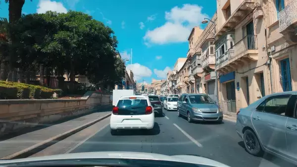 免許を5年間自主返納すれば国から460万円がもらえる新制度（マルタ共和国）