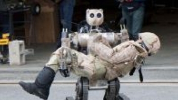 衛生兵に繋げ！負傷兵を戦場から救い出す、クマの顔をした米軍の救出支援出ロボット