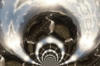 なぜ未来人は現れないのか？タイムトラベルは自らを消し去る運命にあるという仮説