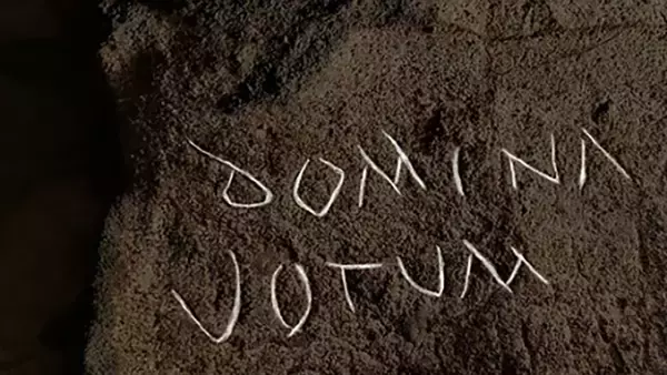 スペインの洞窟で1900年前の不可解な碑文を多数発見、女神崇拝と関係性