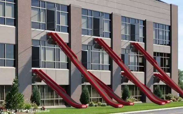 6秒で飛び出す滑り台、1分で30人が脱出可能な画期的な急速避難システム