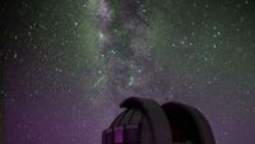 1950年代の天文写真に謎の閃光。スプートニク以前に地球を回る人工物体の痕跡か