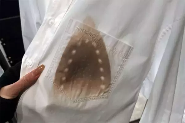 逆におしゃれ？アイロンの「焦げ跡」をデザインしたシャツ、ハイブランドが約17万円で販売中