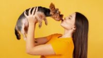 犬とキスするか、息のニオイを嗅ぐだけで時給16万円がもらえるお仕事です（アメリカ）