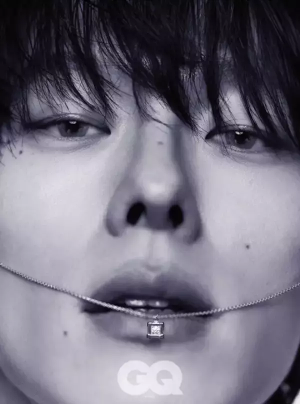 「チャン・ギヨン、青い瞳の神秘的な魅力」の画像