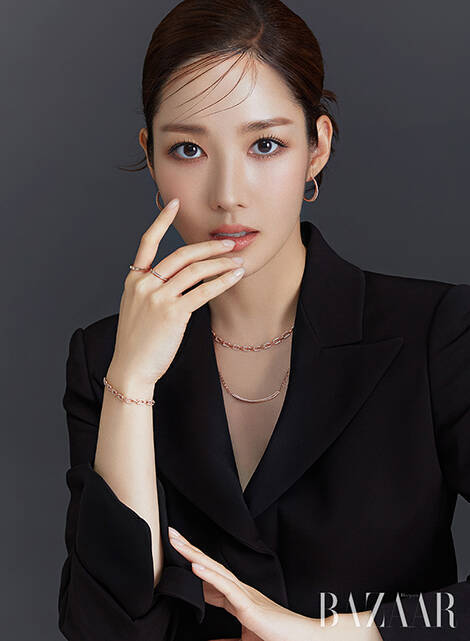[パク・ミニョン、ジュエリーより輝く美貌！