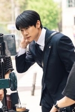 ユ・ヨンソク、『シン・イラン法律事務所』で圧巻の憑依演技