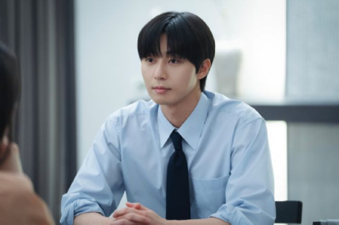 パク・ソジュン、『キム秘書』以来7年ぶりに“ロマンスキング”として帰還！