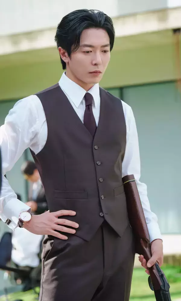 キム・ジェウク、『秘密の監査』で魅せるカリスマと闇