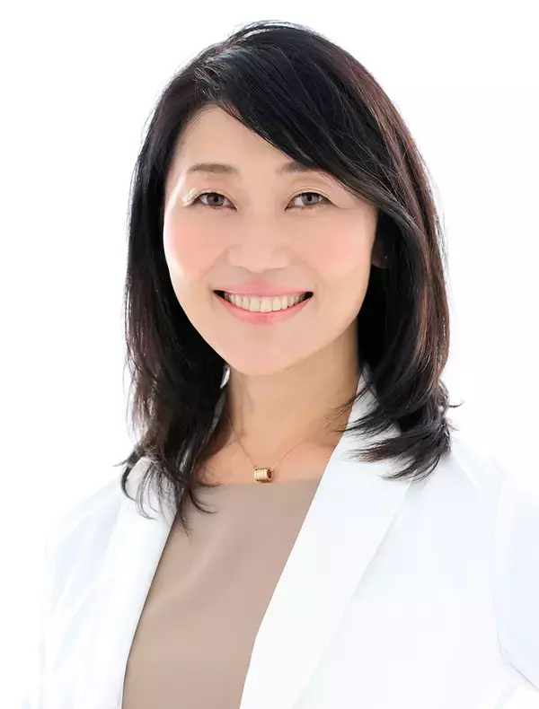 「「スマホ首」大丈夫!?　前に出た首を戻す簡単な方法【ゼロポジ座り】③」の画像