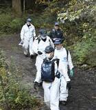 「小型機残骸狭い範囲に散乱　分離せず墜落か、安全委」の画像1