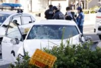 足立で車と歩行者事故2人心停止　盗難車によるひき逃げか