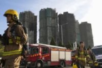 香港火災死者83人不明279人　高層住宅補修請け負いの3人逮捕