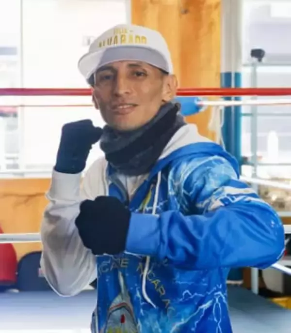 アルバラード、KOに意欲　矢吹正道との世界戦へ練習公開