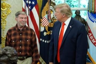 ロシア拘束の米国人と面会　トランプ氏、成果誇示